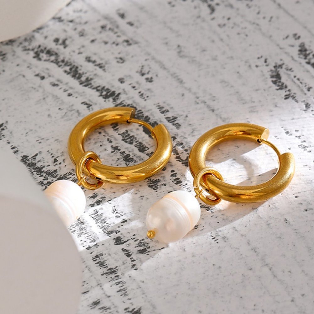 ^NEW 18K Gold Plated Fresh Pearl Drop Round Hoop Earrings - Picture 6 of 9